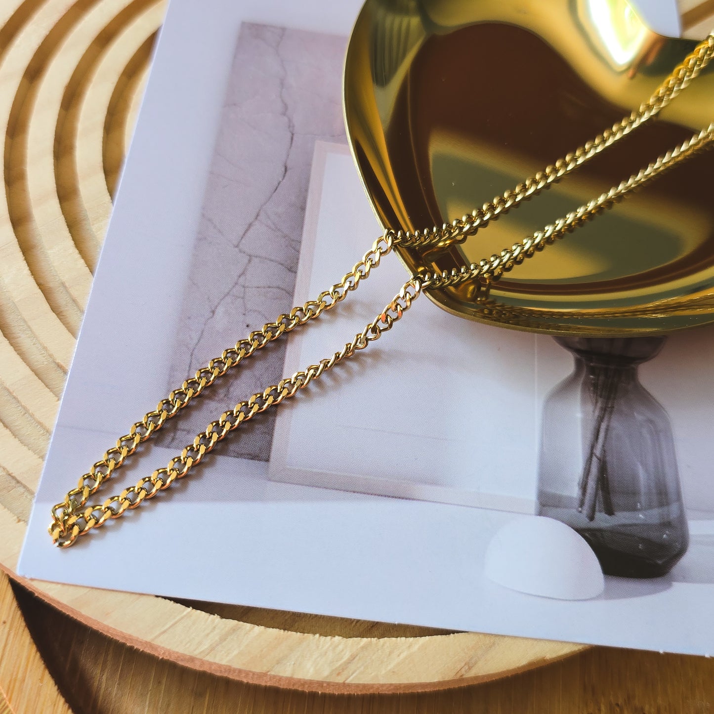 Minimalist chain necklace