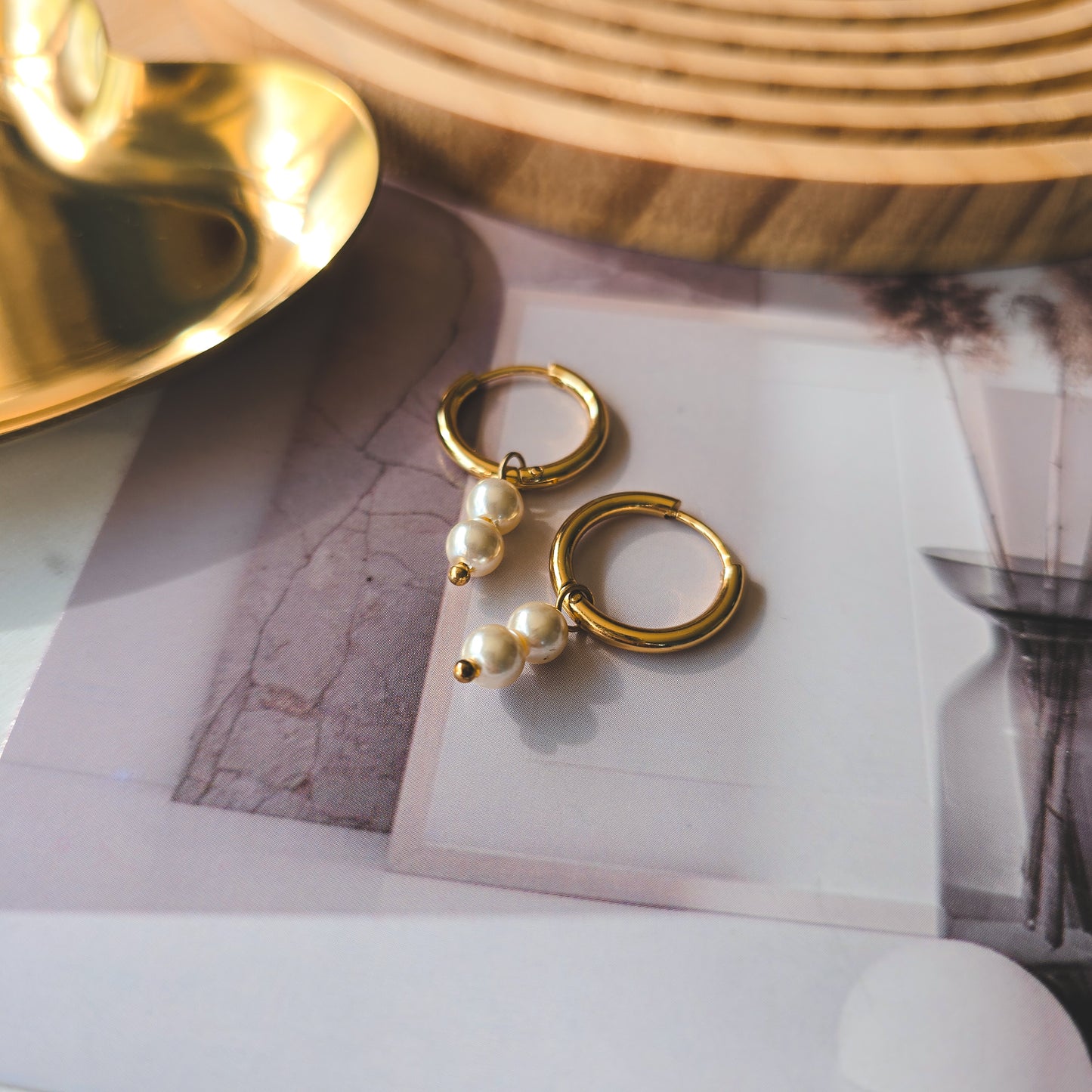 Pearl elegant small hoop earrings