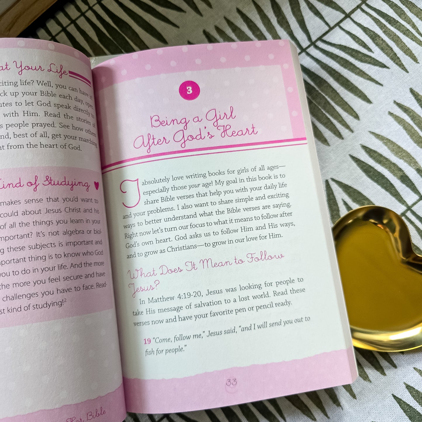 A Girls Guide To Discovering Her Bible (Paperback)