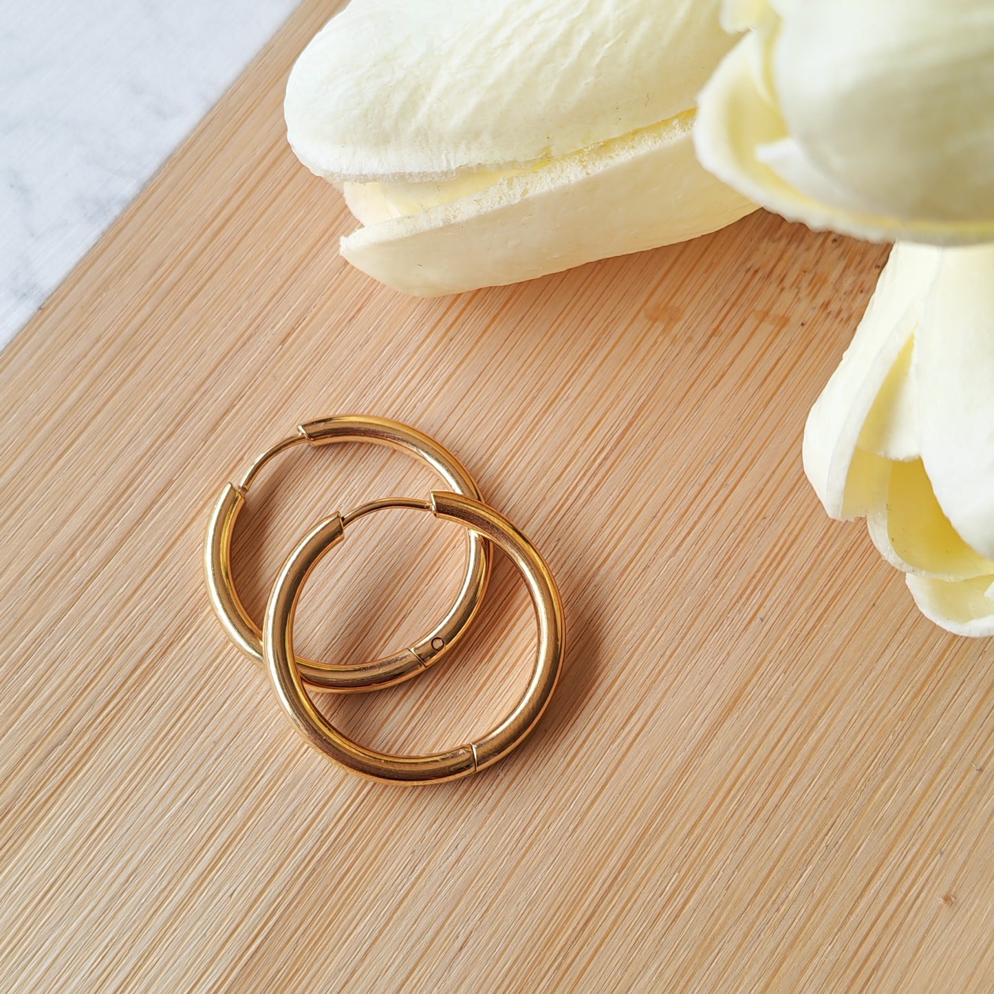 GOLD Hypoallergenic larger 20mm