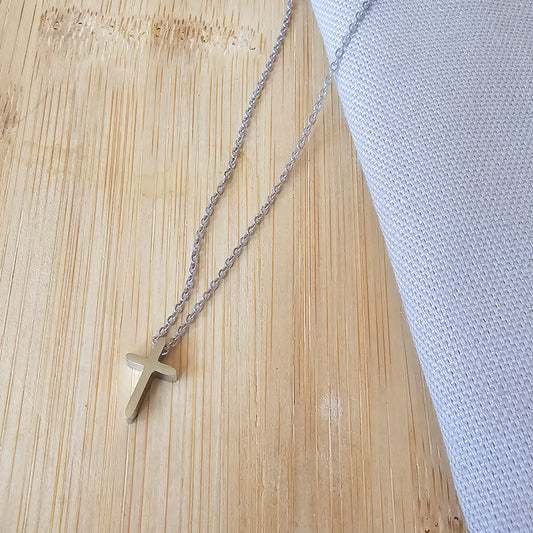 Small Cross silver necklace