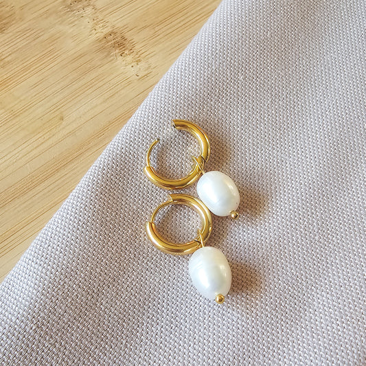 Freshwater pearls earrings