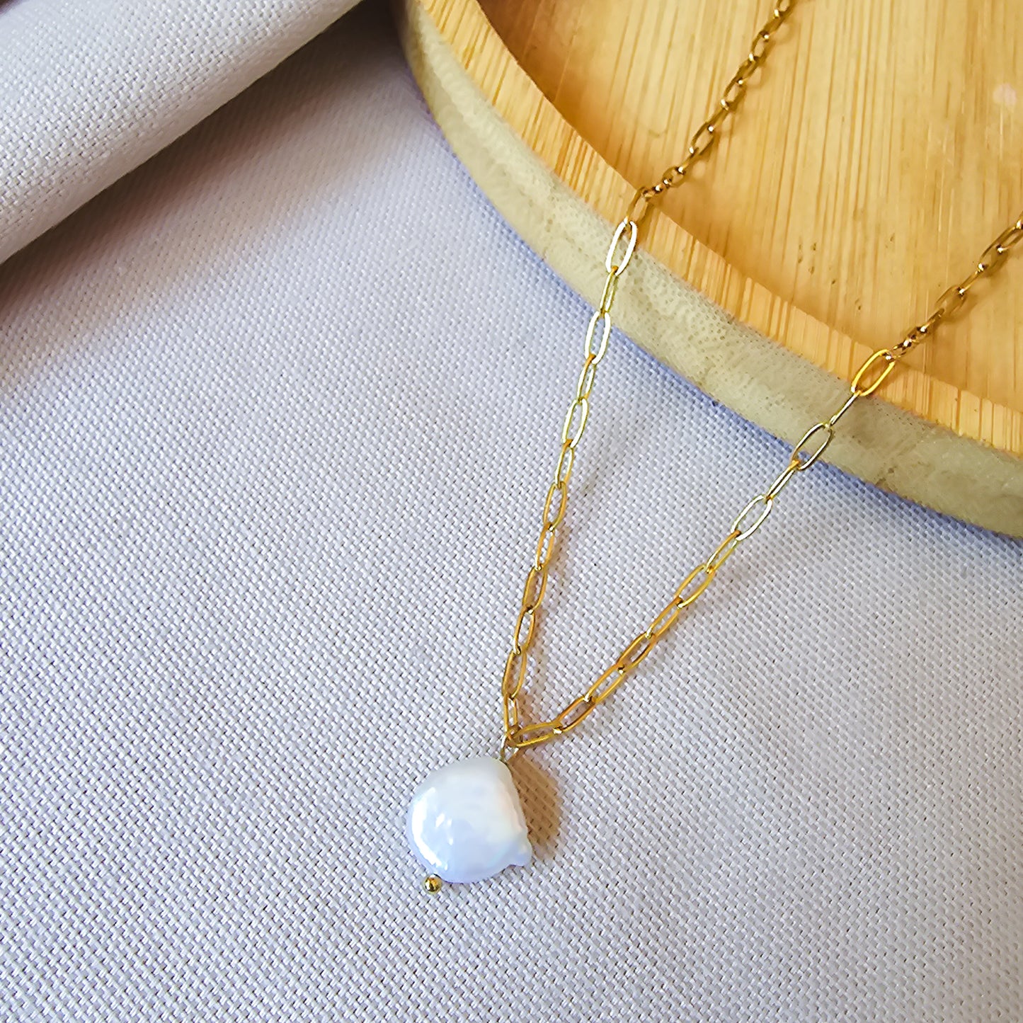 Freshwater pearl gold necklace