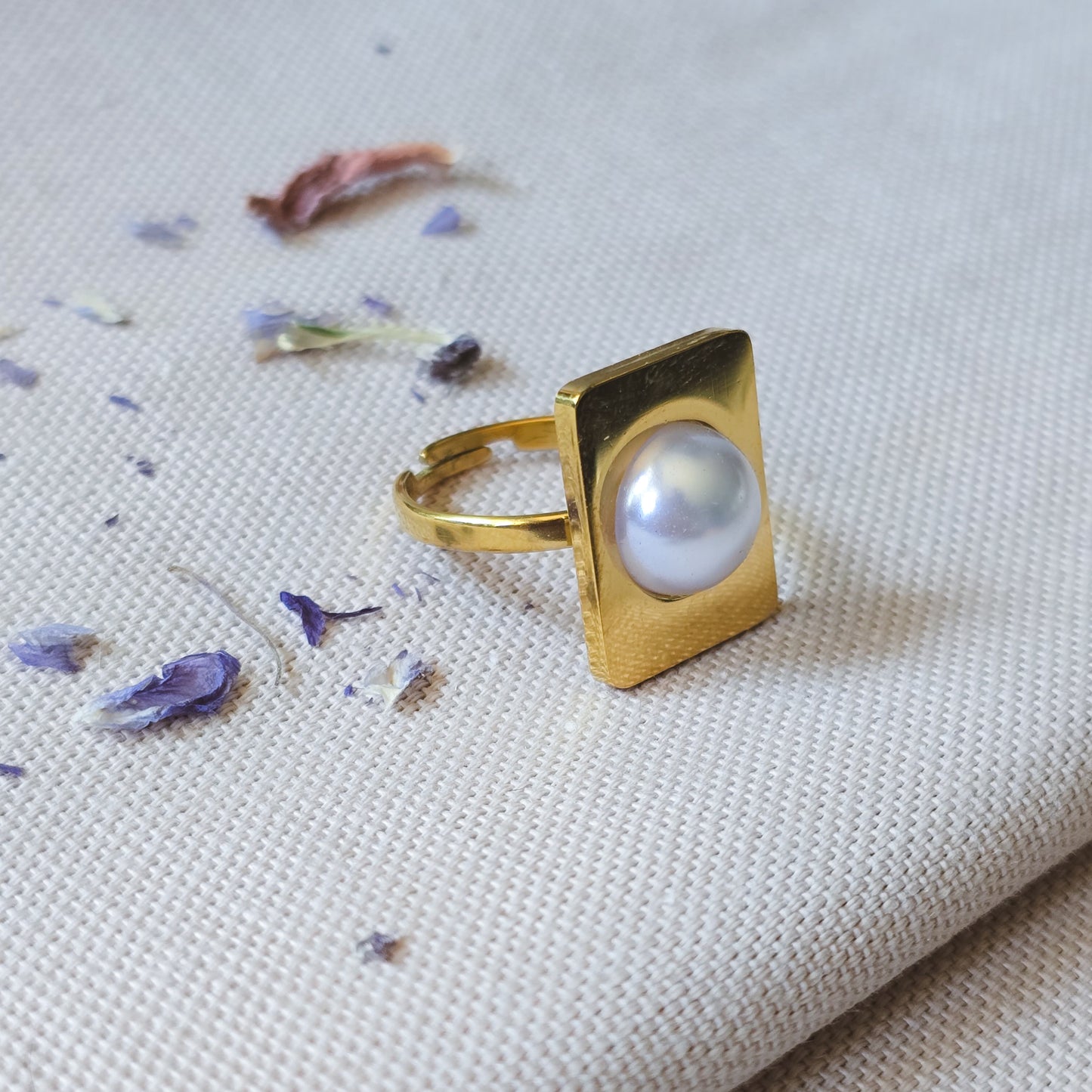 Half plated pearl square ring