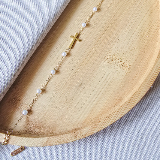 18k Gold cross pearl bracelet