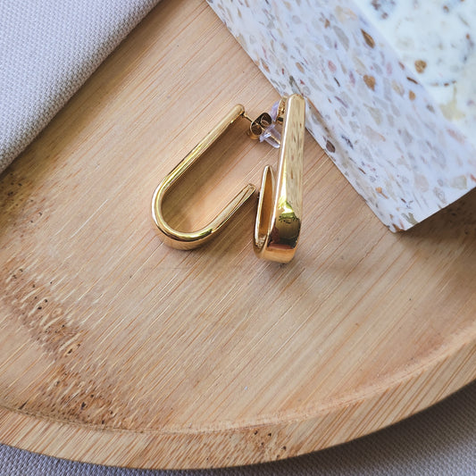 18k Gold minimalist earrings