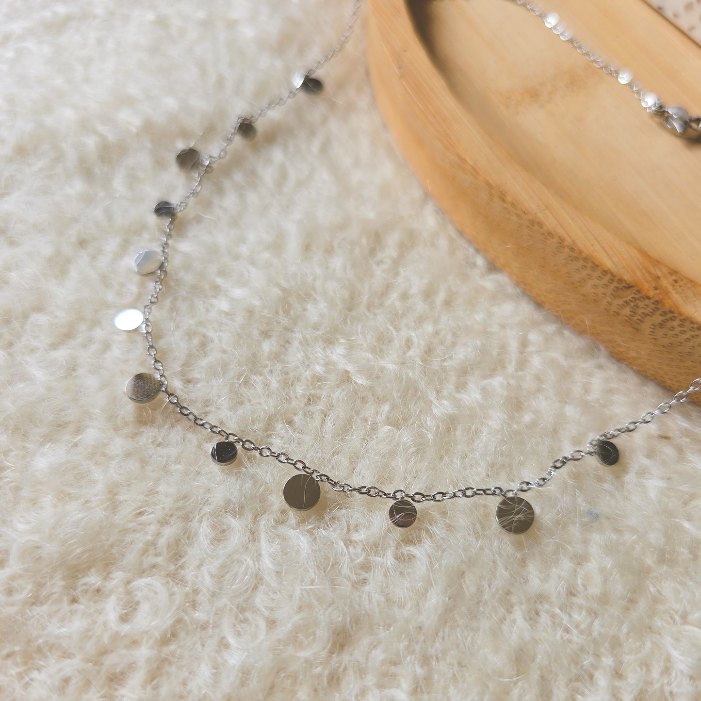 Round drop trending necklace - silver