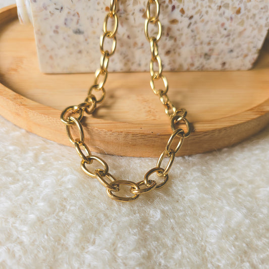 Elegant Chain Gold Necklace