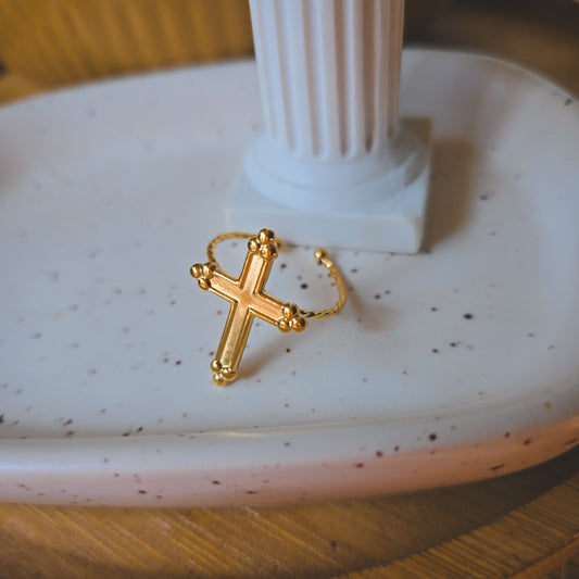 Vintage fine cross ring