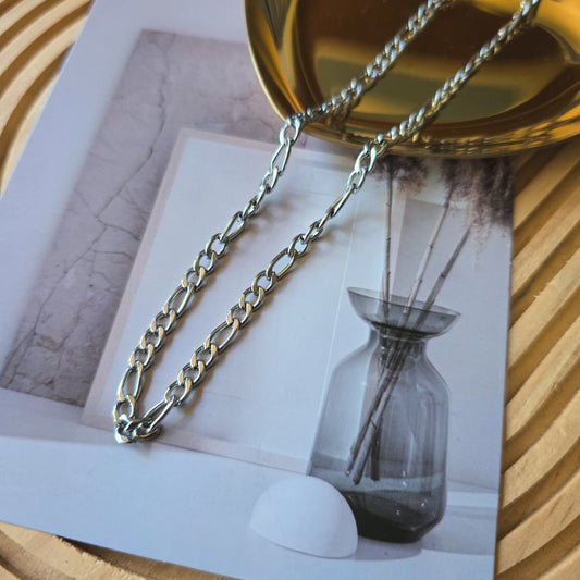 Elegant silver chain necklace