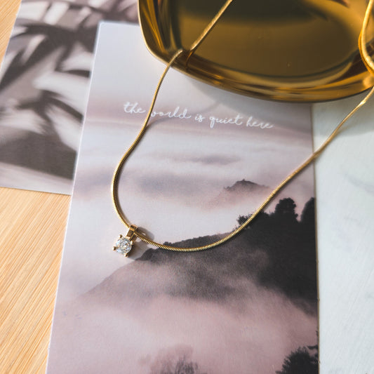 Zirconia gold necklace