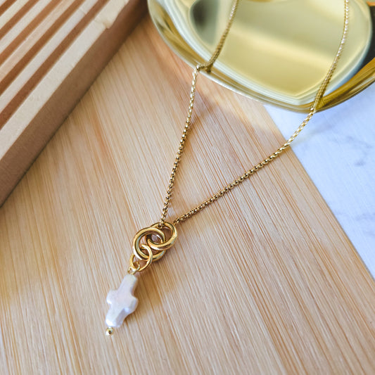 Cross natural pearl necklace