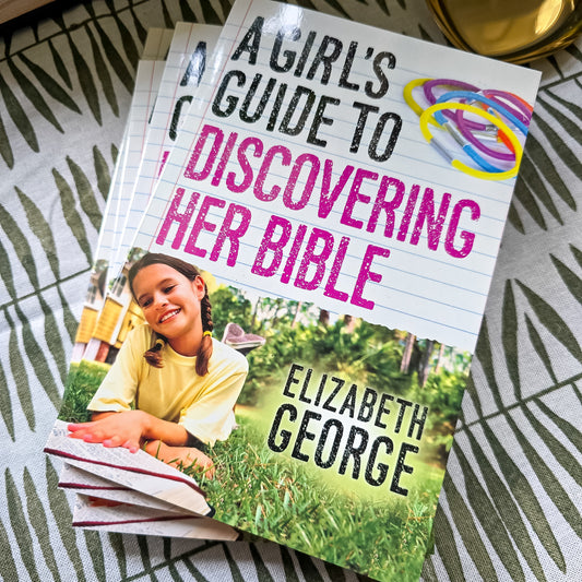 A Girls Guide To Discovering Her Bible (Paperback)