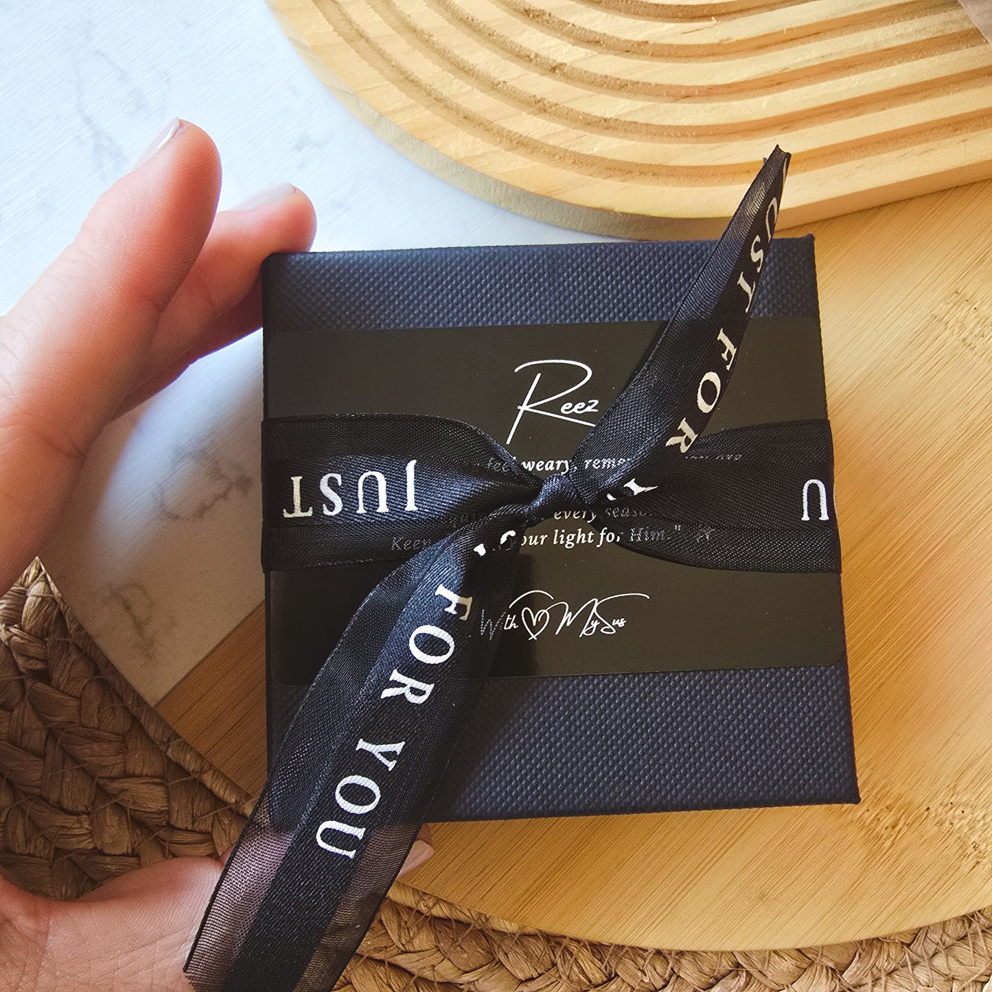 Custom Aluminium Cards & Gift box