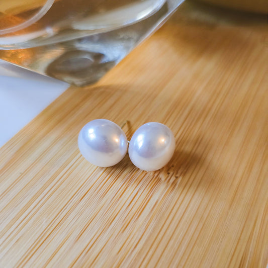 1 cm Glossy hypoallergenic pearl