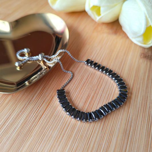 Adjustable Zirconium black/silver stone