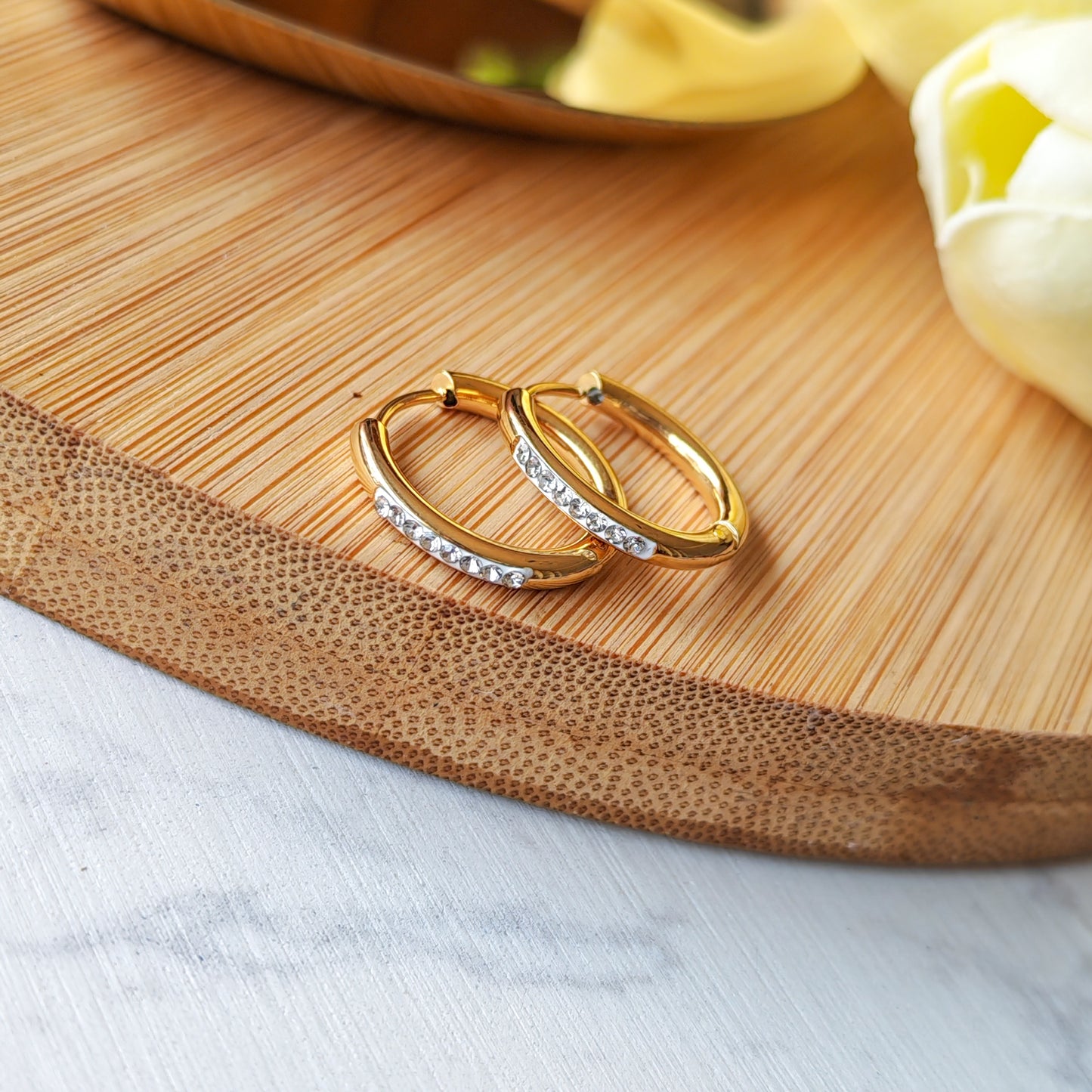 Elegant 11mm hoop earrings